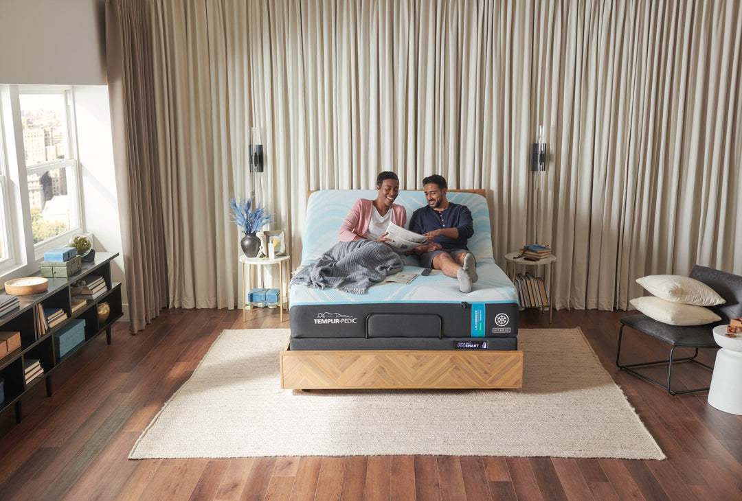 Tempur-Pedic - LuxeBreeze Feels Up to 10° Cooler++ Soft Hybrid
